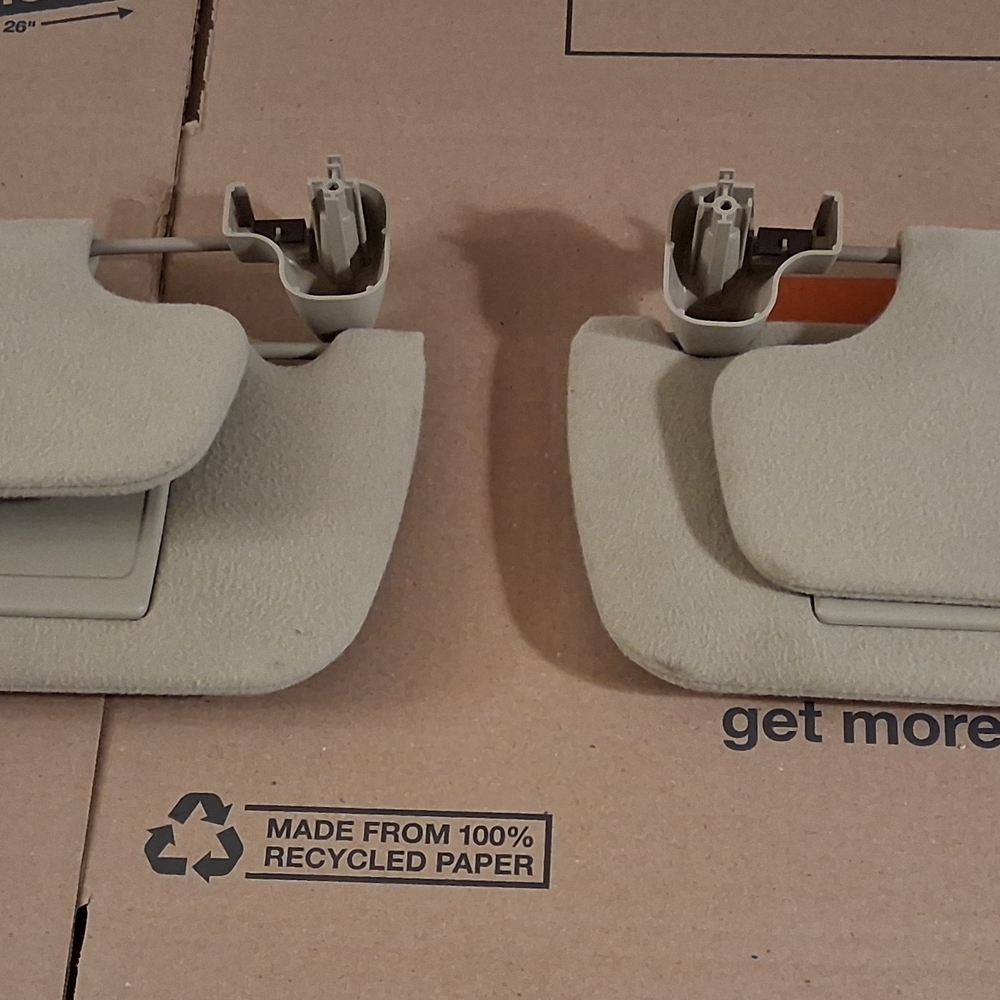 2000-2006 Chevy Suburban/Tahoe/Yukon Double Pane Sun Visor Set With Vanity Mirro